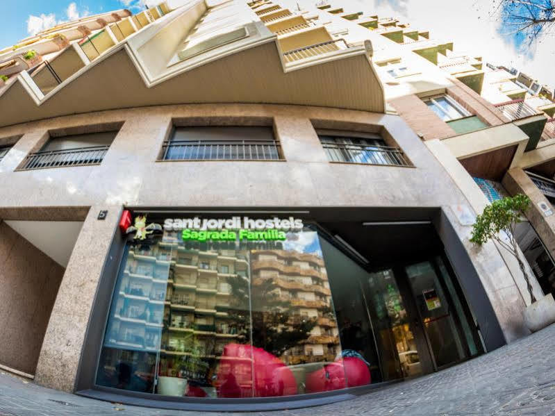 Sant Jordi Hostels Sagrada Familia Барселона Экстерьер фото
